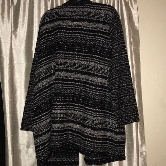 Sweater - Picture 4 of 6